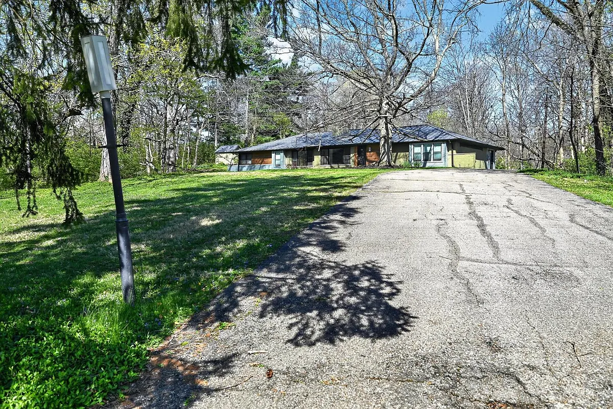 Building Photo - 439 Hidden Valley Ln