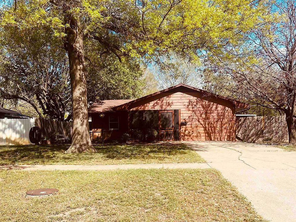 808 Spruce St, Halstead, KS 67056 Zillow