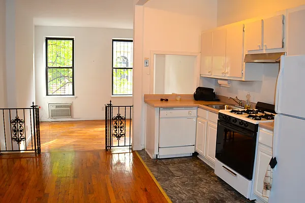 Rented by Oak Tree LLC | media 7