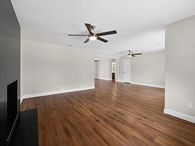 3 bed, 1444 sqft, $2,200 — Photo 4