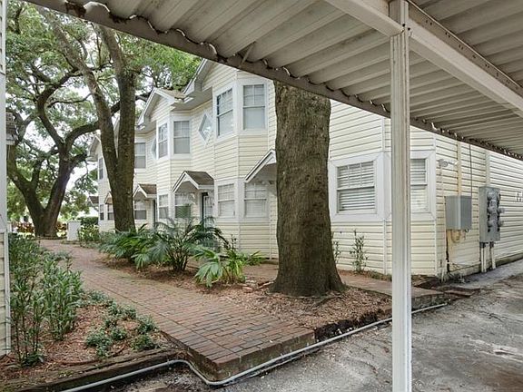Carport / rear