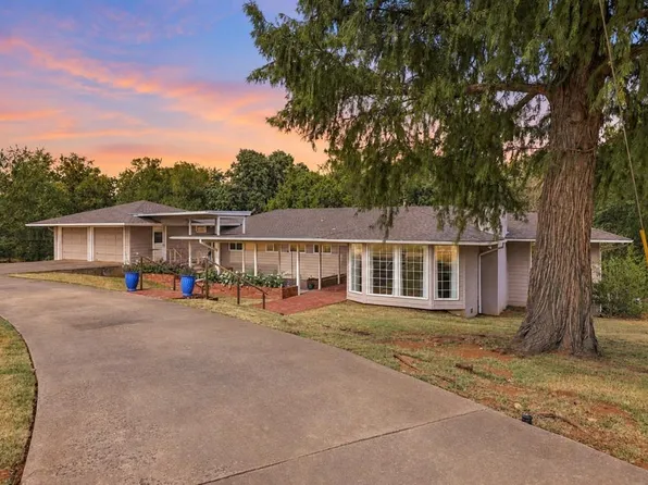 24 Oakwood Dr, Oklahoma City, OK 73121