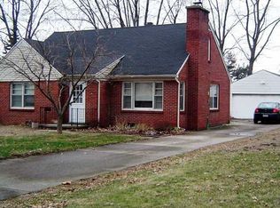 5621 Elliott Dr, Sylvania, OH 43560