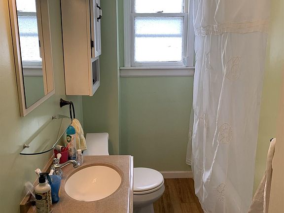 4th image of 62 Winthrop Ave
