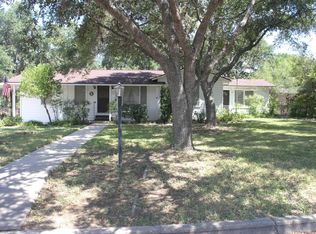 1004 Moss Ln, Cuero, TX 77954