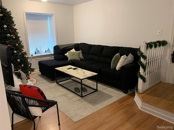 2nd image of 445 S Harvey St Unit 20B