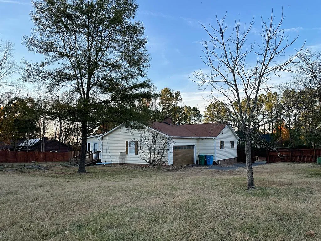3 bed, 1940 sqft, $2,550 — Photo 2