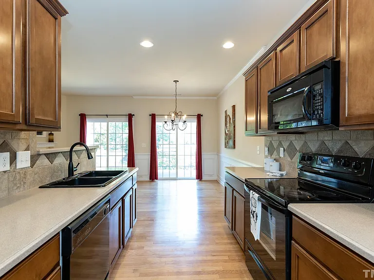 700 Mardonie Reach Ln — Photo 10