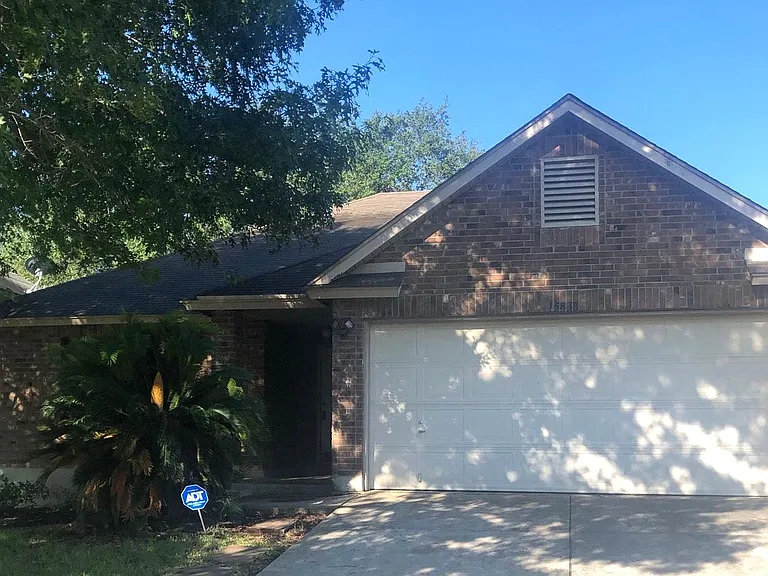 15838 Colton Wl — Photo 1