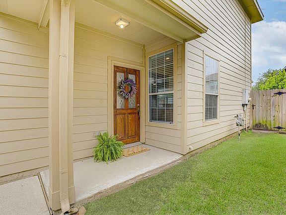 2nd image of 14410 Birch Knoll Ln