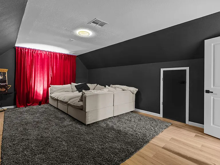 2822 Low Oak St — Photo 23