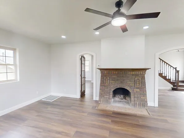 223 S 2nd St, Howells, NE 68641