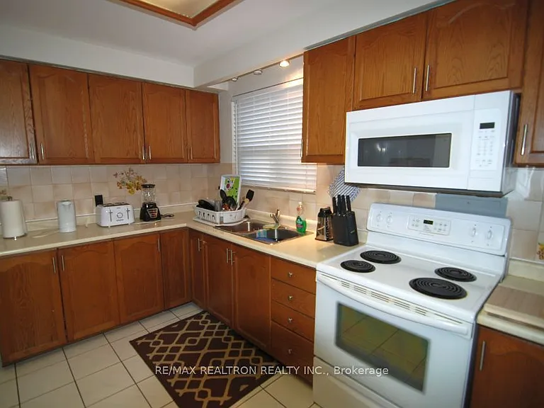 89 Dolly Varden Blvd #MAIN — Photo 2
