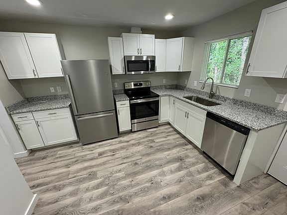 4th image of 1904 Tamara Way #A