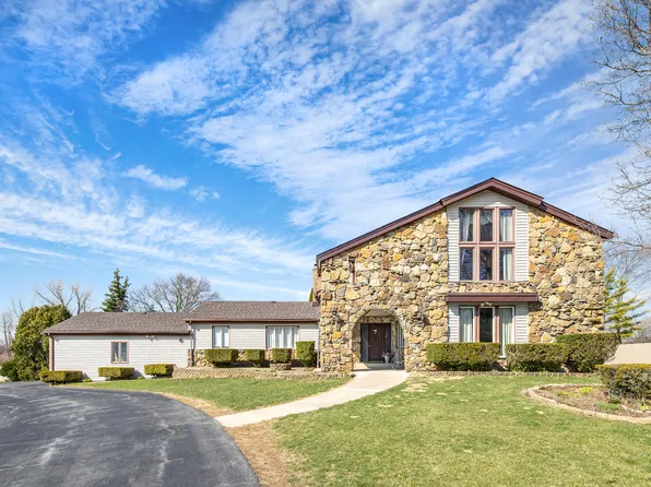 3511 Green Meadow Ln, Joliet, IL 60431