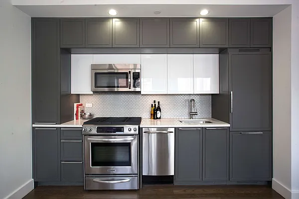 Sold by Compass | media 3