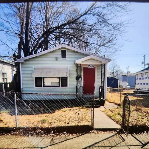 1506 Judson St Photo 1