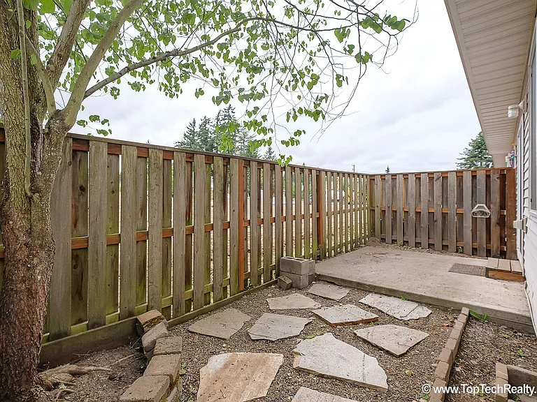 6554 NE Forest Ln — Photo 20