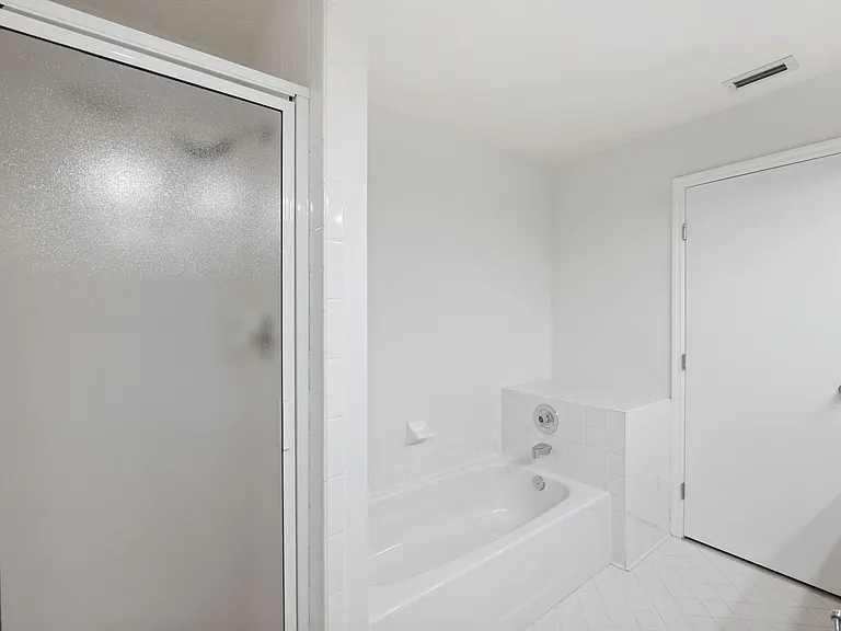 121 Lindsay Ln — Photo 18