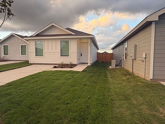 5th image of 428 Acorn Rd
