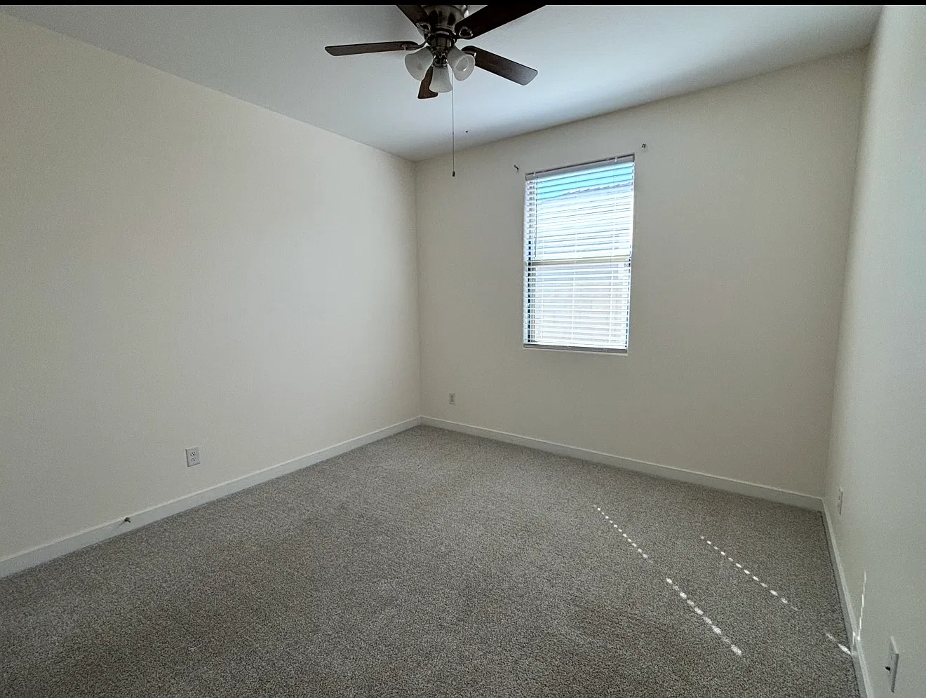 3 bed, 1876 sqft, $2,300 — Photo 3