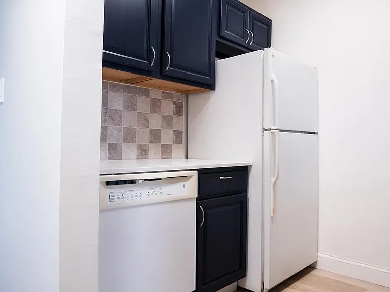 1221 N Randolph St #2 — Photo 4