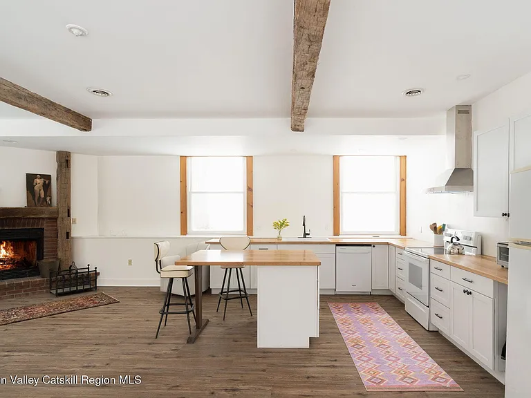 56 Willowdale Farm Rd #CARRIAGE HOUSE — Photo 4