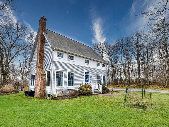 3rd image of 25 Lakeview Dr