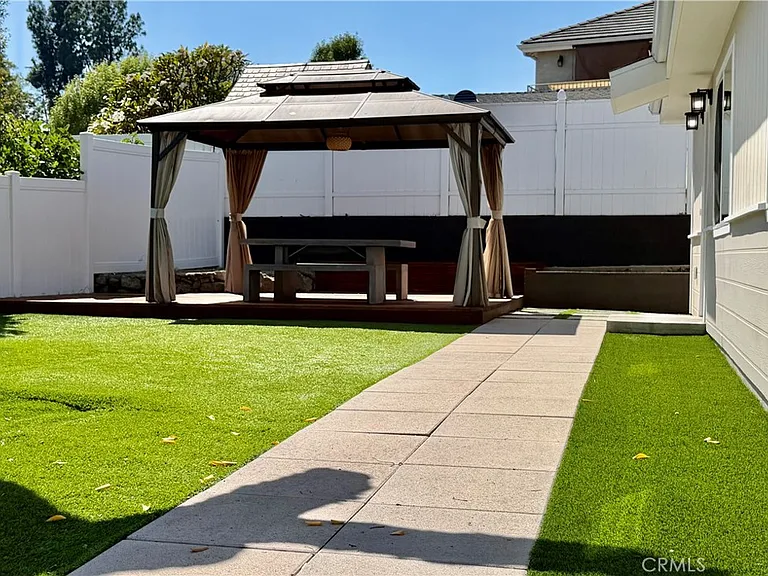 361 Norumbega Dr — Photo 13