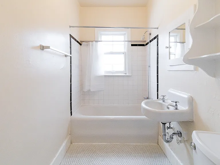 Adelle Apartments - Portland Oregon
