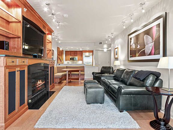 4th image of 1 Miranova Pl APT 1015