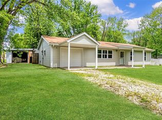 25 Ackerman Rd, Winfield, MO 63389