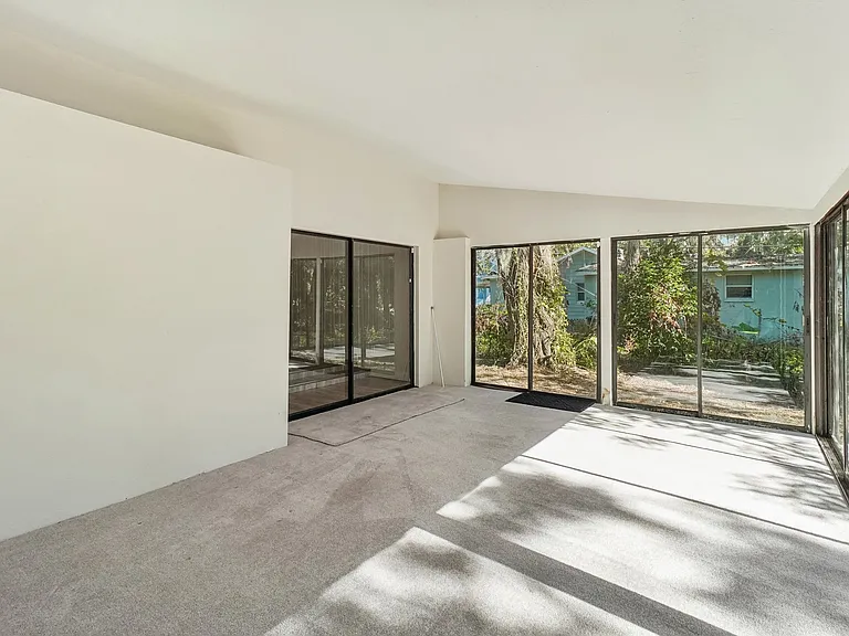 5710 Kenwood Ave — Photo 21