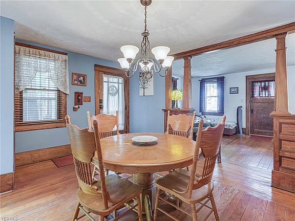 5th image of 3895 Bradley St
