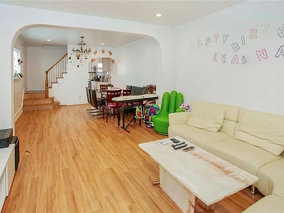 4th image of 7611 10th Ave