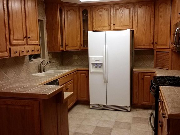 3rd image of 3419 Tree Hill St