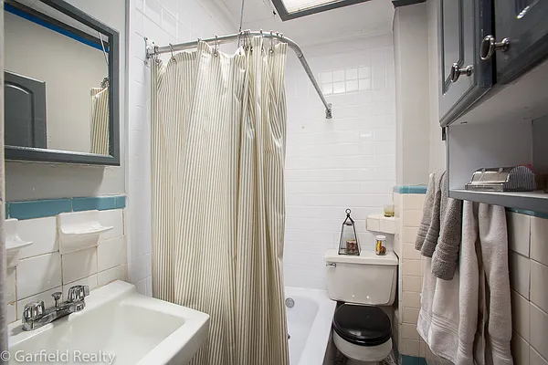 Rented by Garfield Realty  | media 19