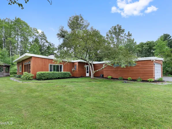 145 E New Lenox Rd, Pittsfield, MA 01201