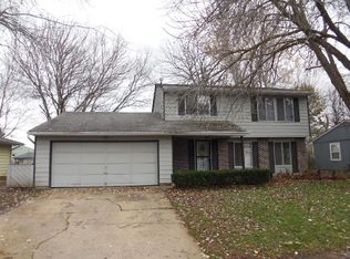1129 Hunter Dr, Elgin, IL 60120