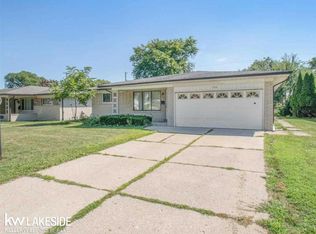 33220 Twickingham Dr, Sterling Heights, MI 48310