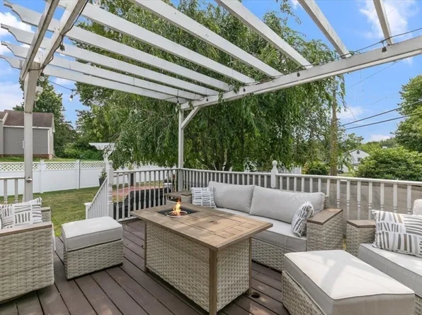 140 North Ave, Haverhill, MA 01830