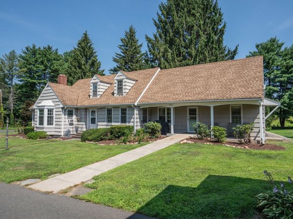 124A Old Farms Rd