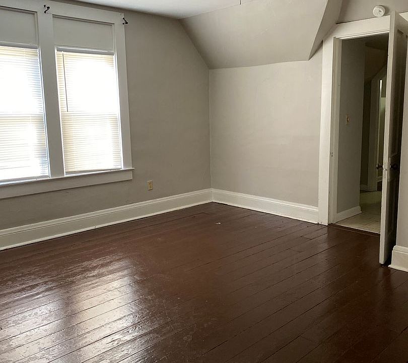 1st image of 213 W Hickman St