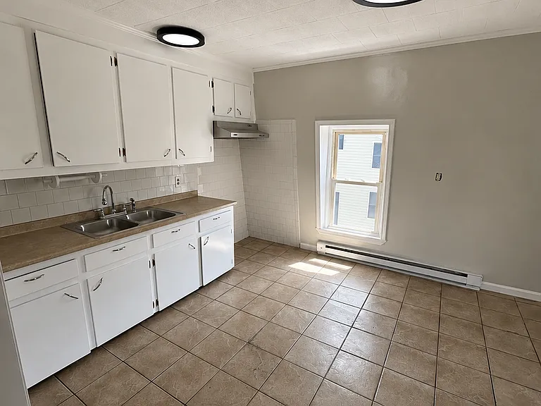 3 Forest St #3 — Photo 1