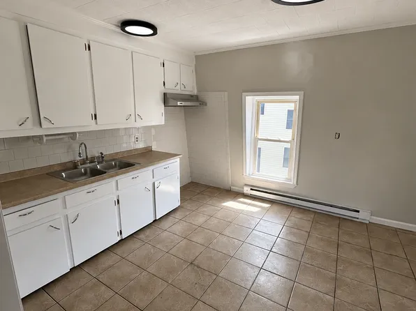 3 Forest St #3, Fall River, MA 02721