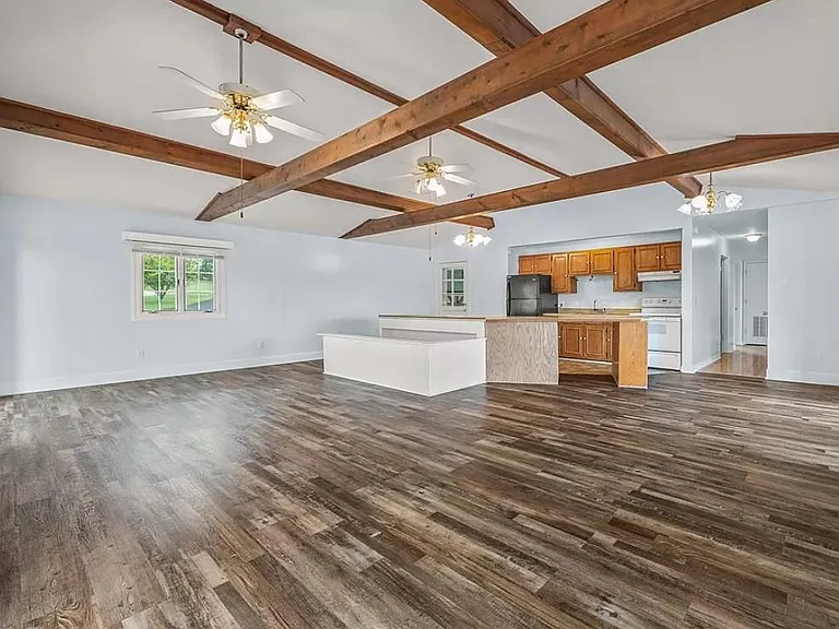 258 Idlewild Dr — Photo 7