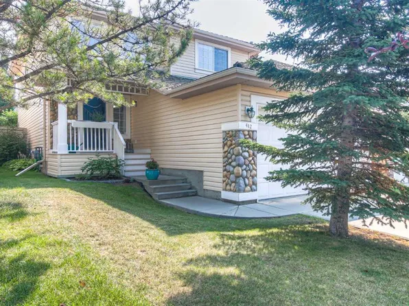 412 W Springbank Pl SW, Calgary, AB T3H 4J6