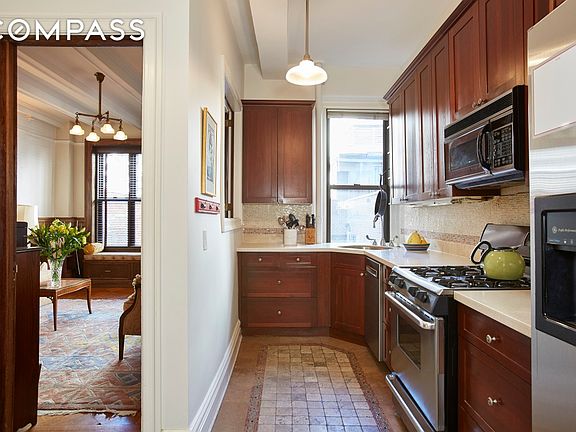 5th image of 251 W 89th St APT 8A