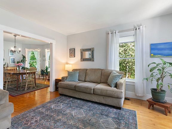 5th image of 19 Blakeslee Street