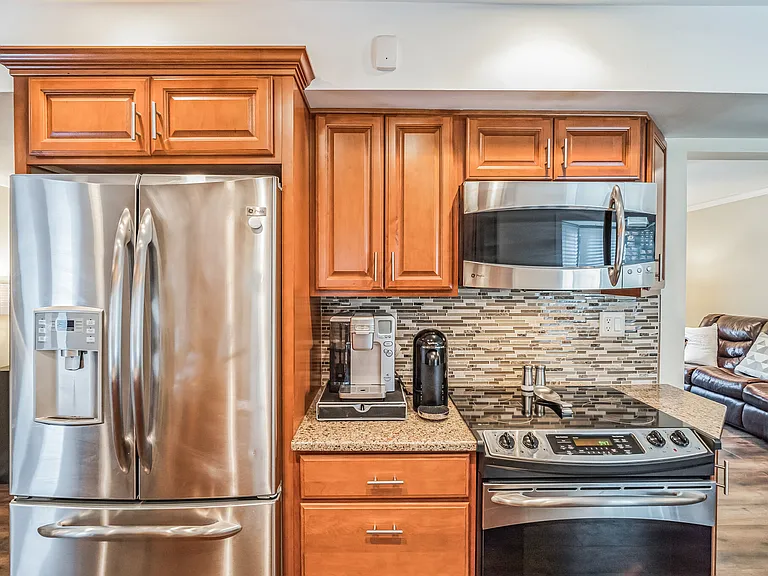437 Holly Ln — Photo 10